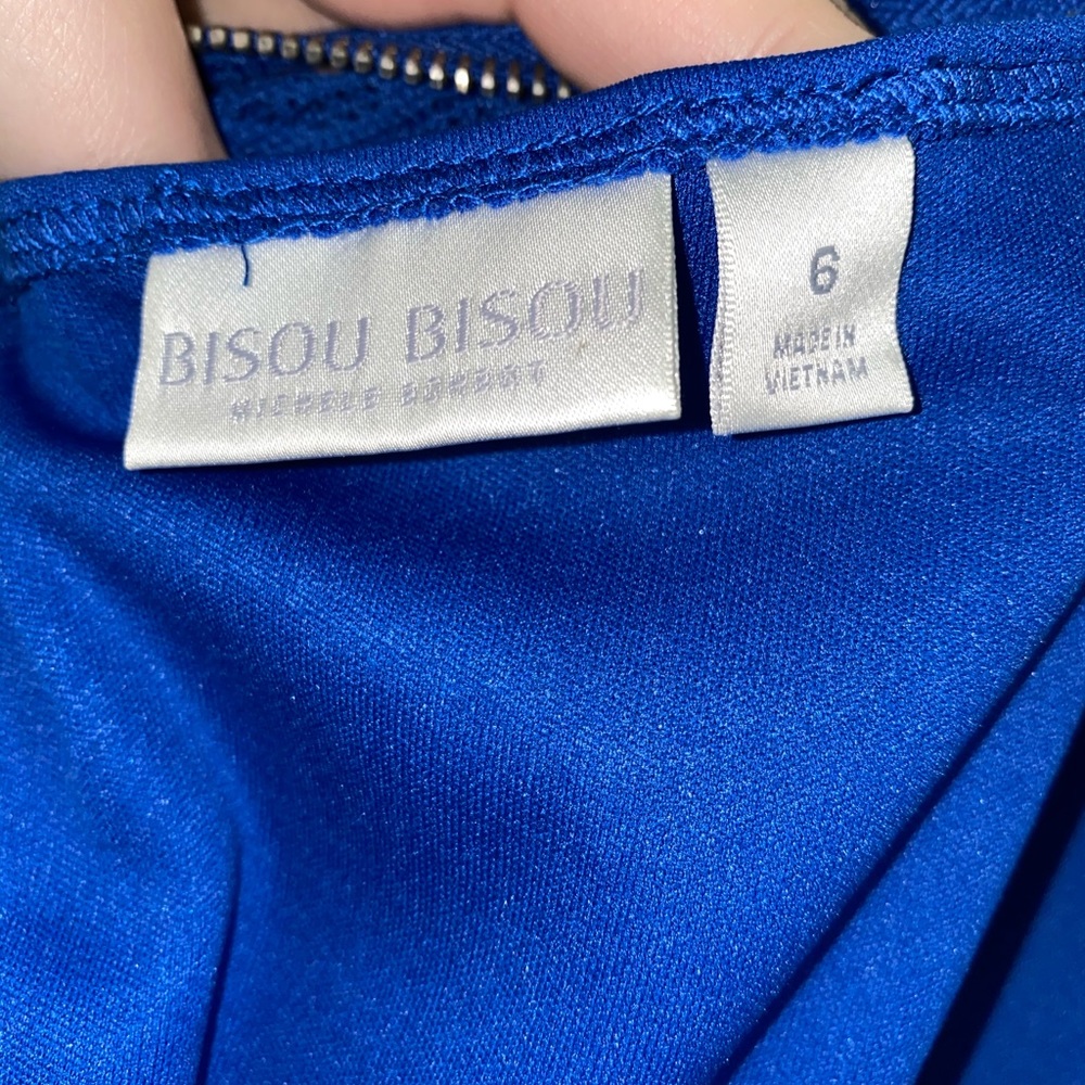 Dress - Picture 4 of 4